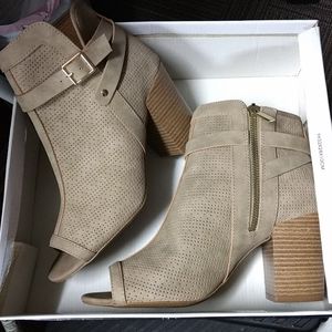 Ladies opentoe booties